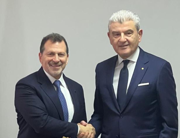 ‏مذكرة تفاهم بين وزارتي الدولة لشؤون التكنولوجيا والصناعة