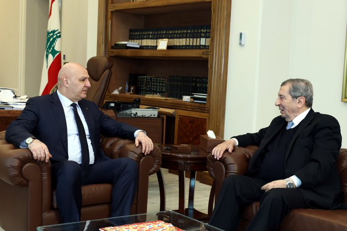 الرئيس عون يؤكد التمسك بإجراء الانتخابات خلال استقباله الفرزلي وحرب