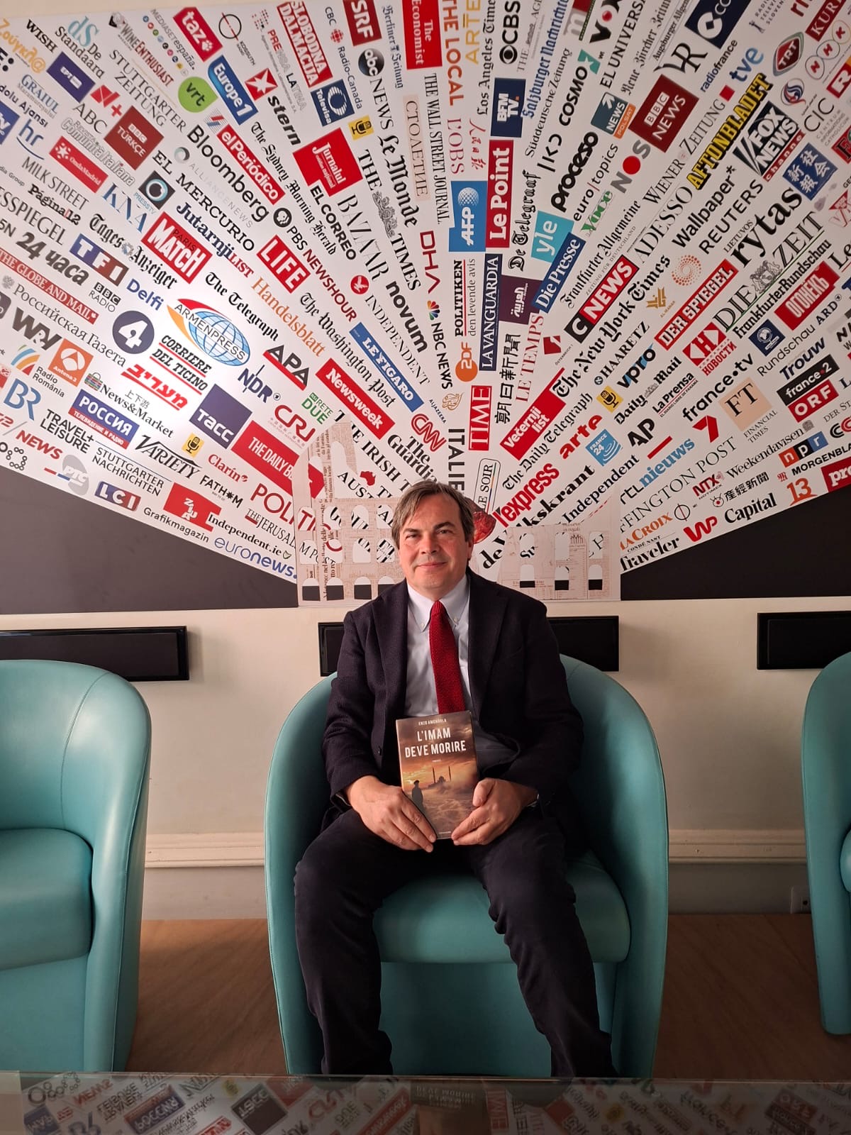 كتاب جديد  في روما عن اختفاء الإمام موسى الصدر <br />
أمينولا : الصدر رسالة سلام سُحقت بين أنياب التطرف