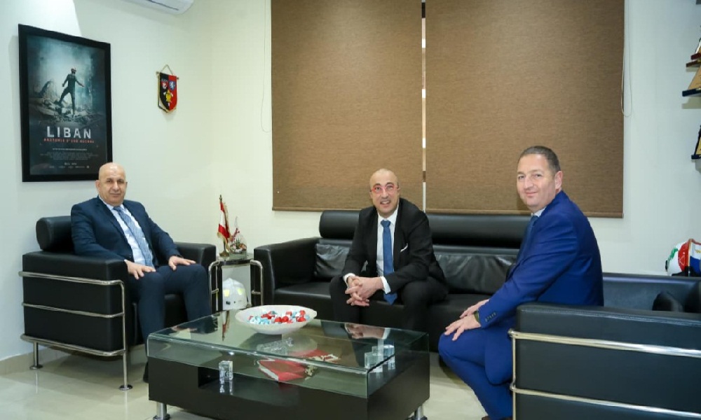 خريش والمستشار الفرنسي يبحثان تعزيز التعاون التدريبي