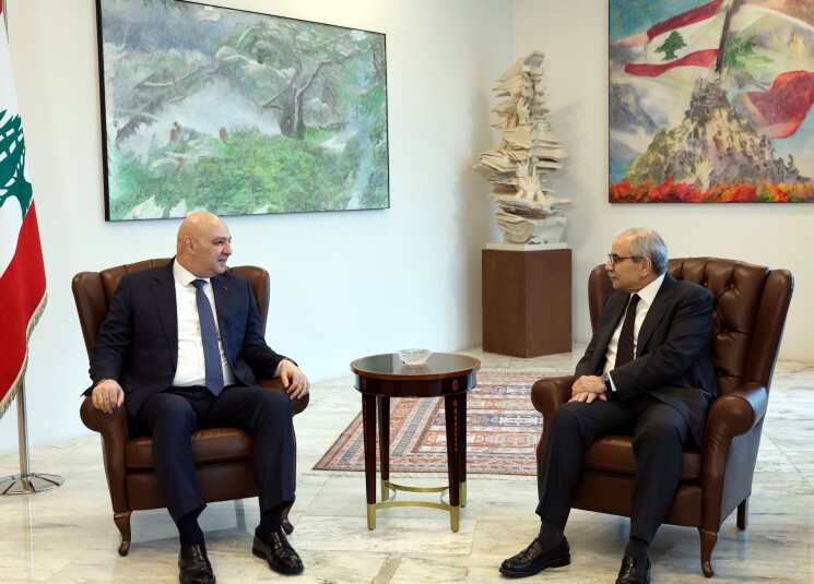 لبنان يدخل النظام الإقليمي الجديد... والخطيب: لسنا من هواة حمل السلاح