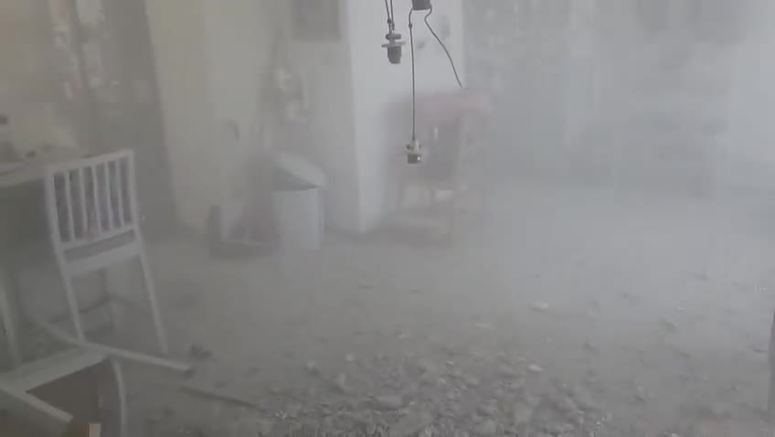 بعد القصف الإيراني.. إصابة مبنى شمال إسرائيل