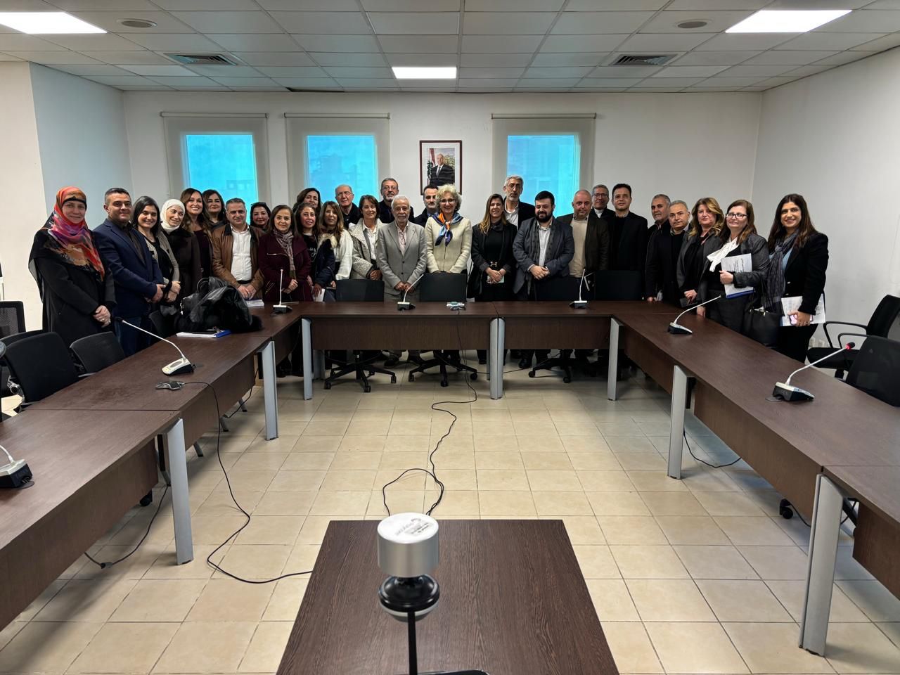 لجنة مصفوفة المناهج تعرض نتائج عملها