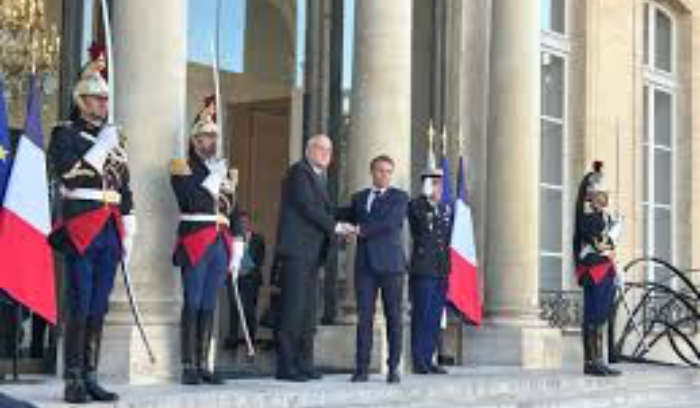 غارات تدميرية على الضاحية وصور وبعلبك.. وإصابة 22 جندياً إسرائيلياً في الجنوب<br />
نتنياهو يهمل الوساطة الأميركية: لا وقف للنار وسأحرر لبنان من «الإحتلال الإيراني»!