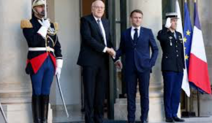 مؤتمر باريس اليوم: الإنقاذ ووقف الحرب تهجير واسع لصور وزنّار ناري في بعلبك<br />
لقاء بكفيا الثلاثي ينادي بتحرير الانتخابات الرئاسية ودعم وقف النار وجهود تنفيذ القرار 1701