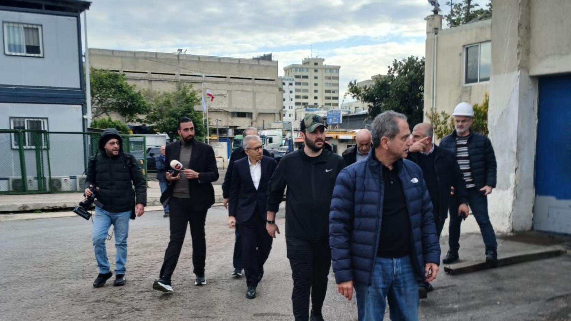 جولة على المحطات… ووزير الاقتصاد: تسليم المحروقات يجري بانتظام