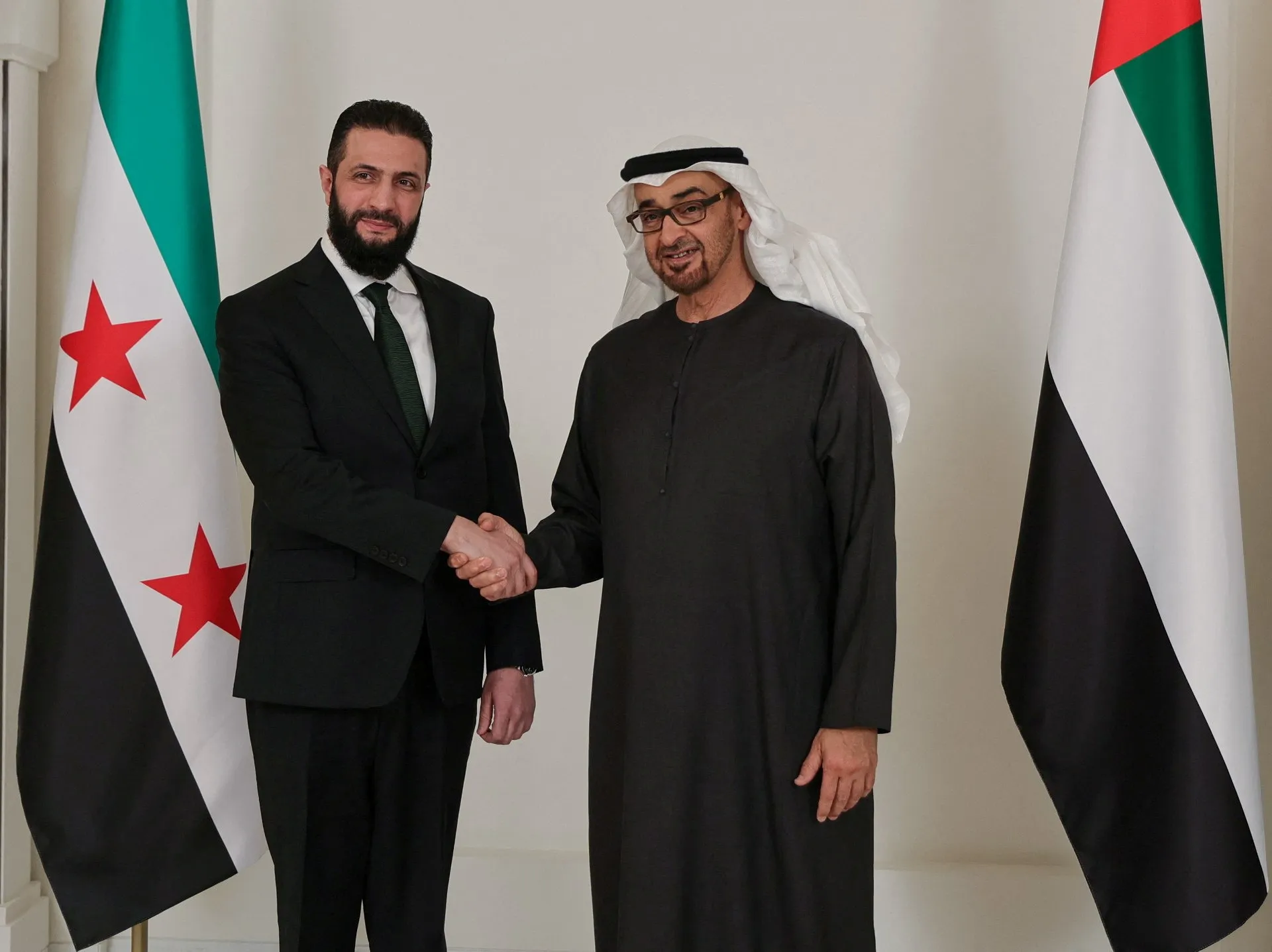 اتصال سوري–إماراتي لتعزيز التنسيق ومواجهة التحديات