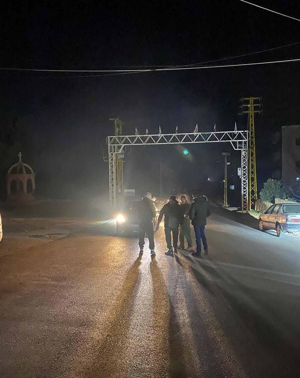 ما حقيقة الحاجز في دير الاحمر ؟ وما دخل القوات اللبنانية؟