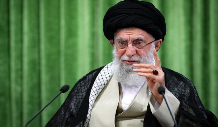 خامنئي: العديد من القادة استشهدوا لكن الجبهة لم تتزعزع