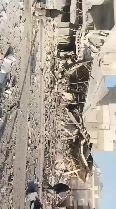 غارتان تستهدفان مكاتب القرض الحسن في مدينة صور وفي جل البحر قرب