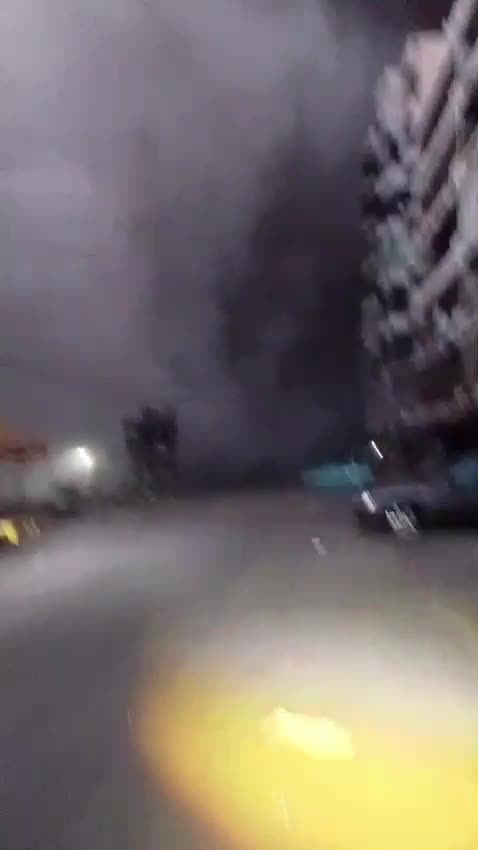 بالفيديو - غارة اسرائيلية استهدفت  مبنى إذاعة النور