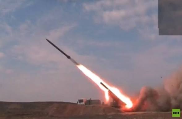 يديعوت أحرونوت: حزب الله أطلق 15 صاروخًا باتجاه شمال إسرائيل