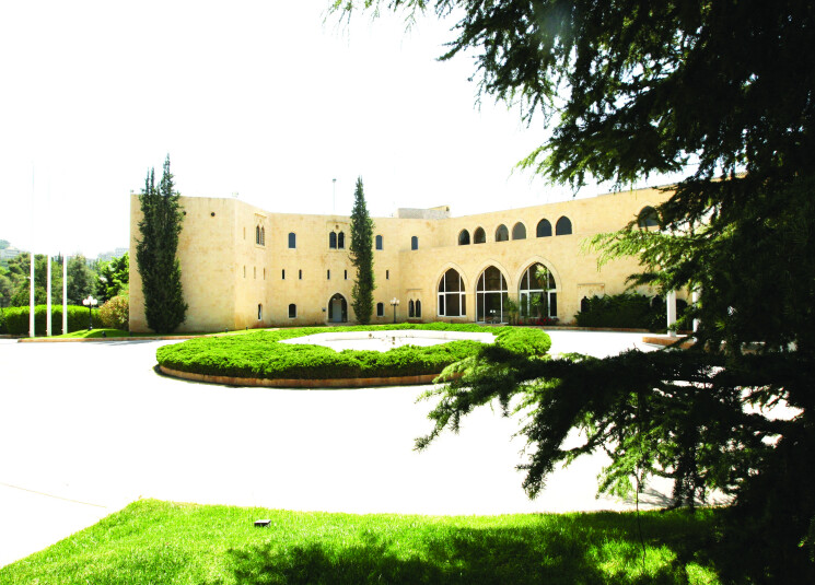 الحكومة ترفع البطاقة الحمراء بوجه الحزب... الصواريخ تستعيد أجواء حرب الـ66 يوماً