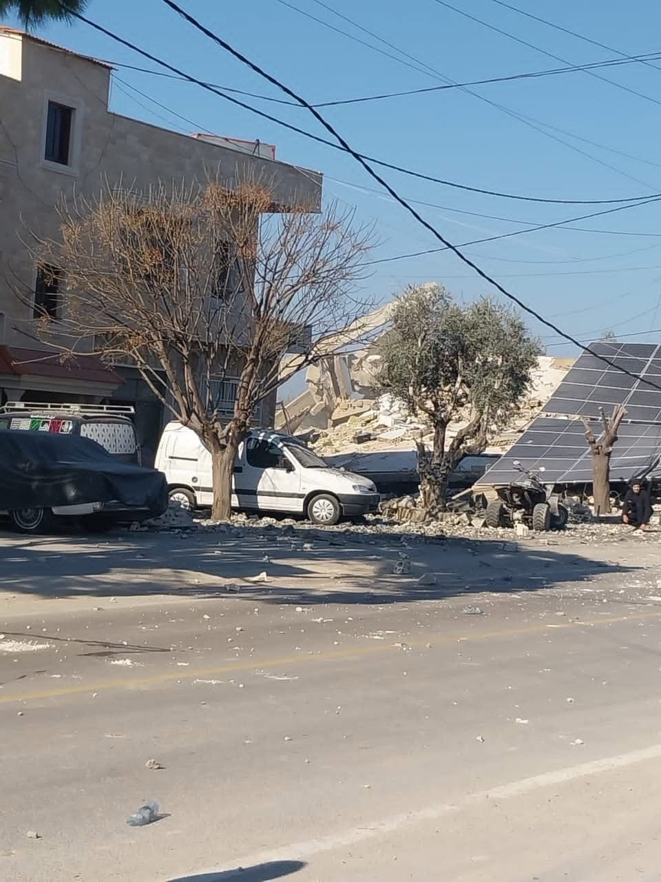 غارات إسرائيلية ومدفعية تستهدف مناطق في جنوب لبنان