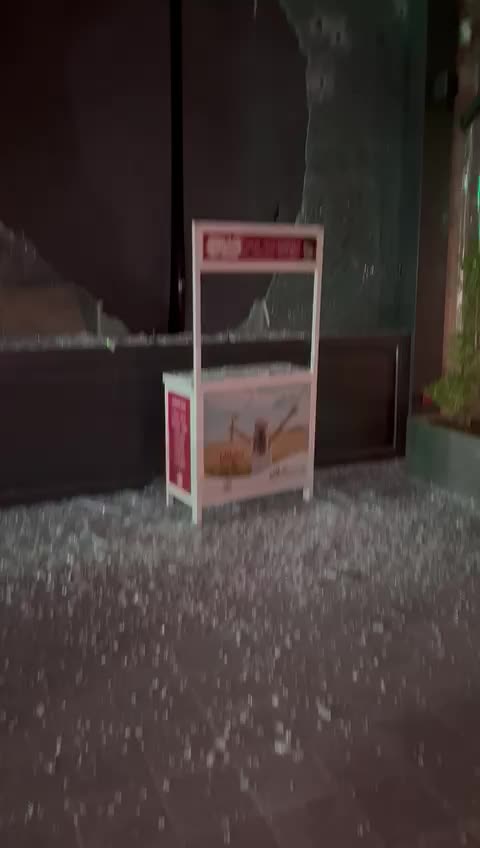 بالفيديو - إطلاق نار على “حلويات الشرق” في الضاحية الجنوبية وصاحبها يوضح موقفه