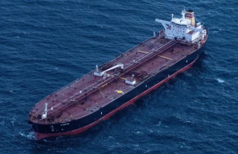 انفجار ناقلة نفط في الخليج