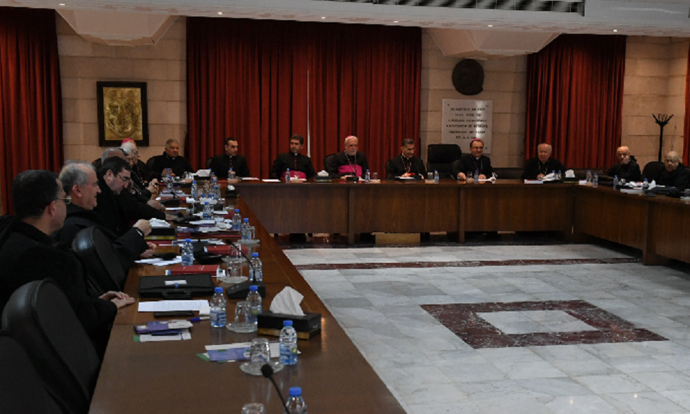 المطارنة الموارنة: نؤيِّد اعتبار أعمال “الحزب” خارجة عن القانون