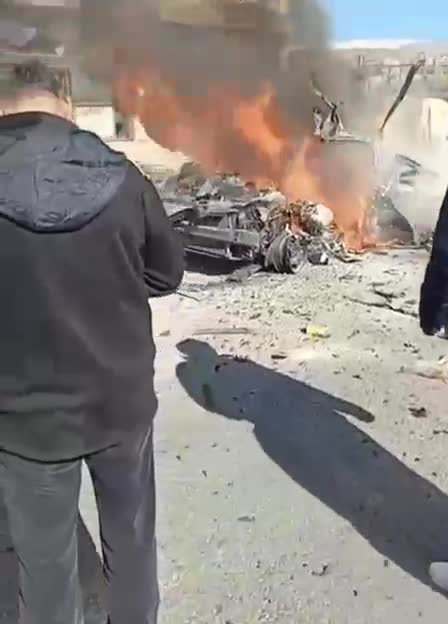 بالفيديو - استهداف سيارة على اوتوستراد زحلة