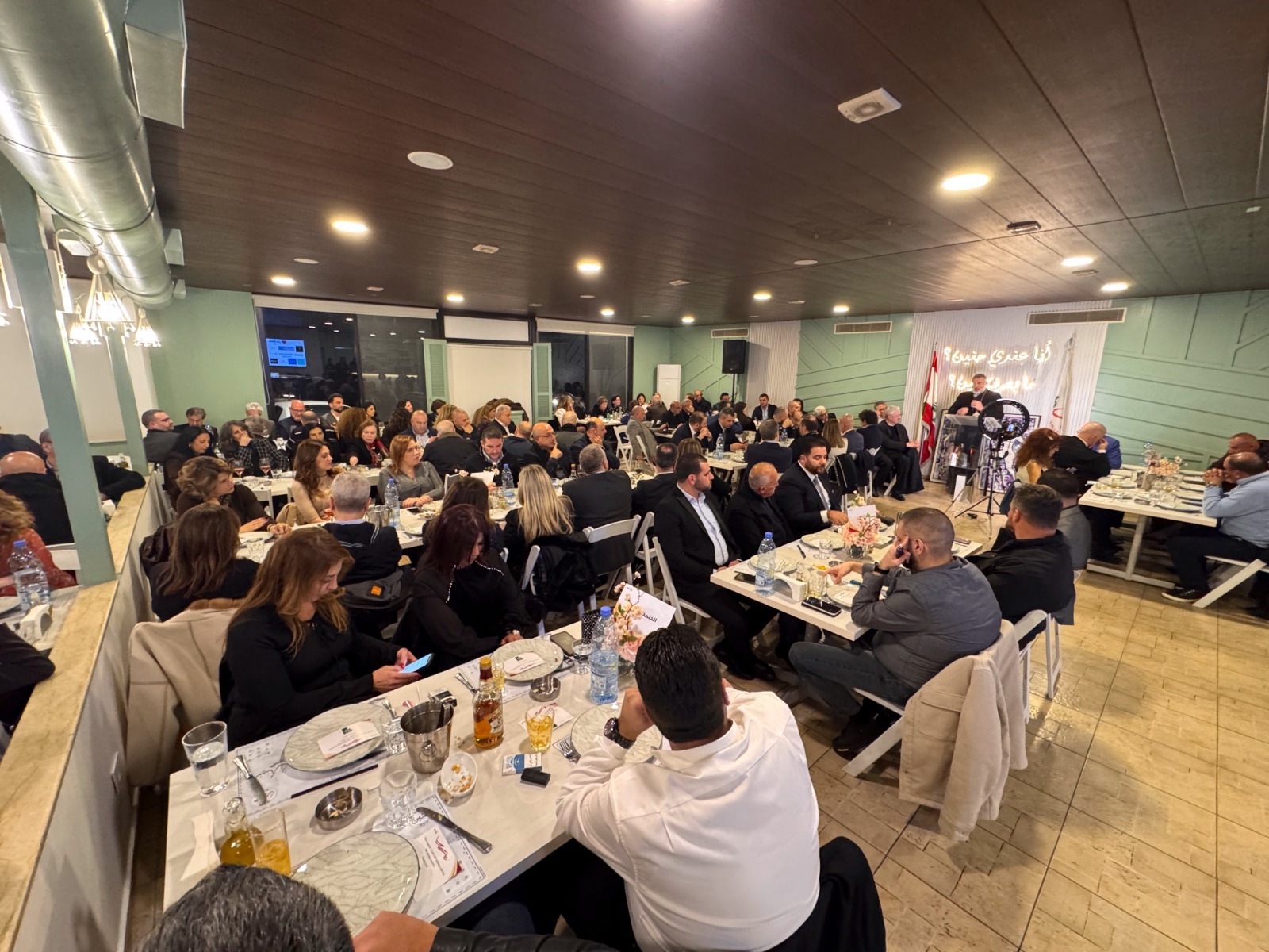 الأب خضره في عشاء افتتاح مكتب زغرتا- الشمال:
لابورا كانت وستبقى خطّ الدفاع الأوّل عن الشراكة مهما بلغت التحدّيات