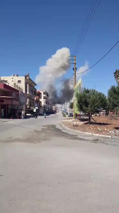غارة استهدفت مبنى على طريق تول – الدوير