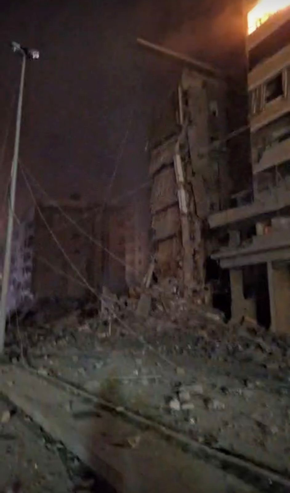 تحطّم زجاج منازل في بيروت جرّاء عصف الغارات الإسرائيلية العنيفة على الضاحية الجنوبية