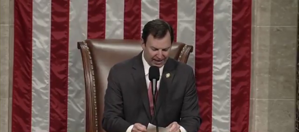 كيف صوّت الكونغرس الاميركي عن الحرب مع إيران ؟