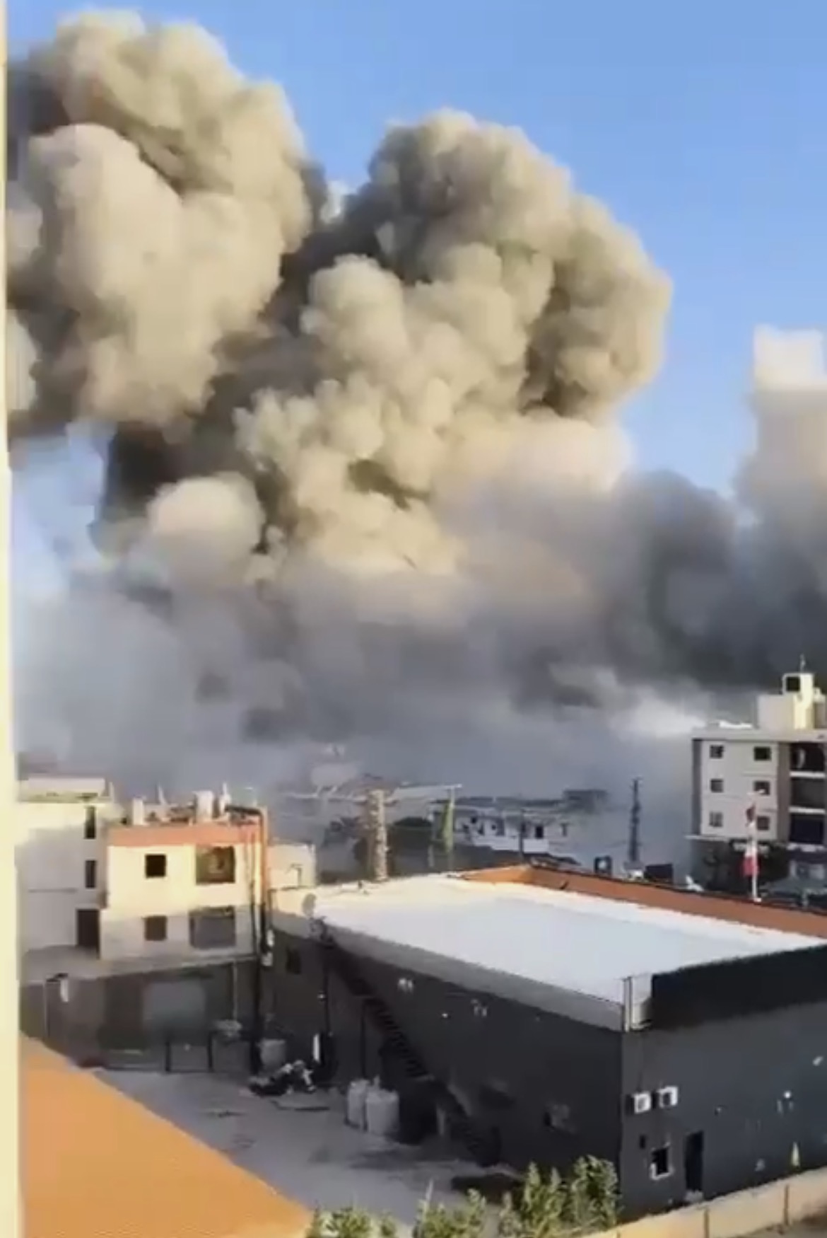 غارة إسرائيلية عنيفة تستهدف بلدة حبوش في قضاء النبطية جنوبي لبنان