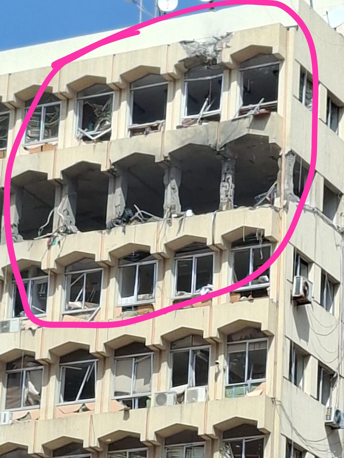 قتيلان وجرحى في غارة على مكتب لحماس في صيدا…من المستهدف؟