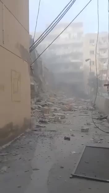 غارة إسرائيلية تستهدف مبنى خلف صيدلية سمير في محلة بعجور