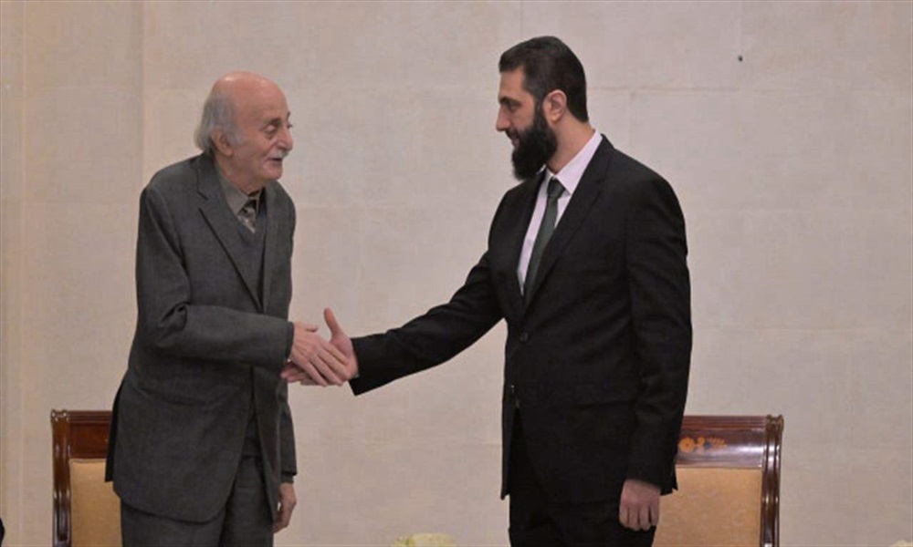 جنبلاط والشرع يناقشان التطورات في لبنان والمنطقة