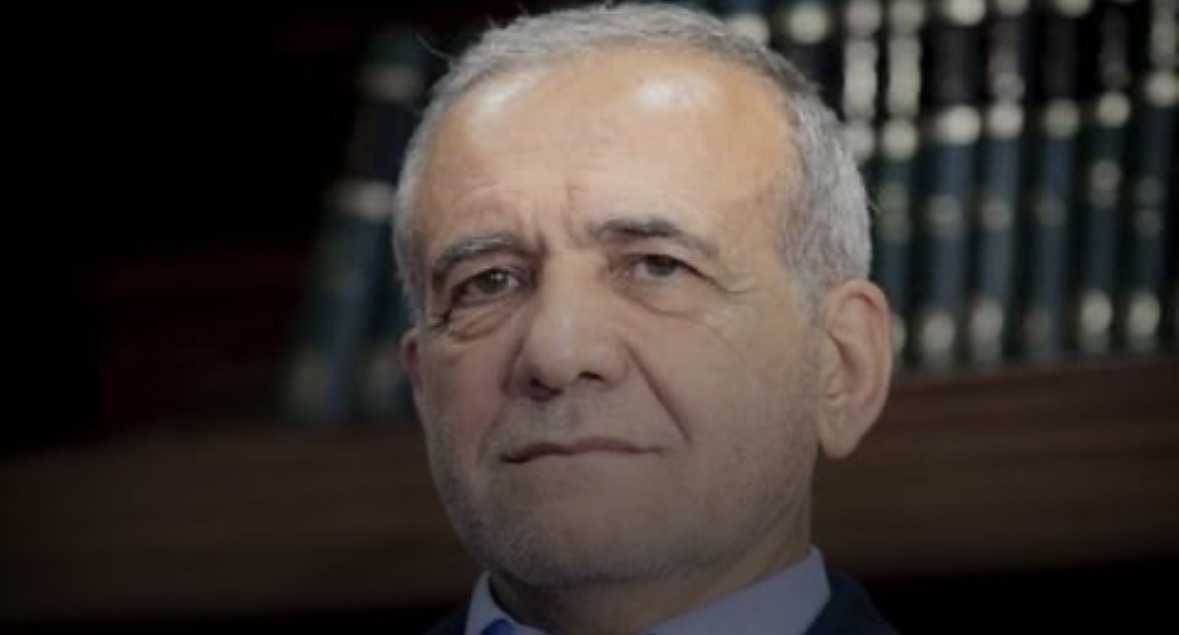 ممن اعتذر الرئيس الإيراني؟