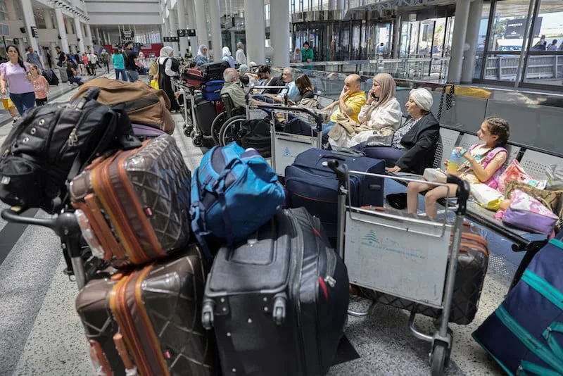 مغادرة أكثر من 150 مواطناً إيرانياً لبنان بينهم دبلوماسيون