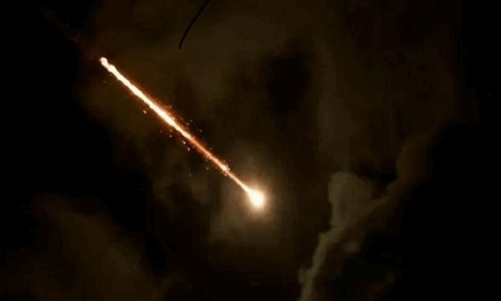 سقوط صاروخ داخل محيط السفارة الأميركية في بغداد