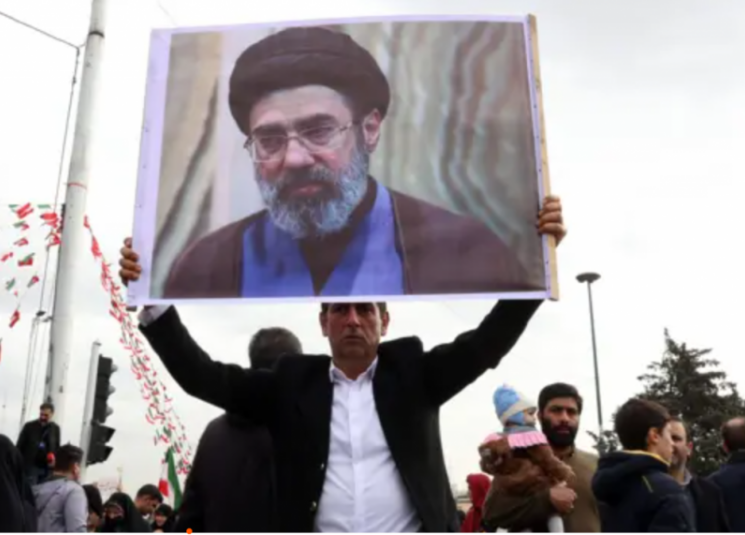 مجتبى خامنئي مرشداً لإيران… وحرب لبنان: الكلمة للميدان