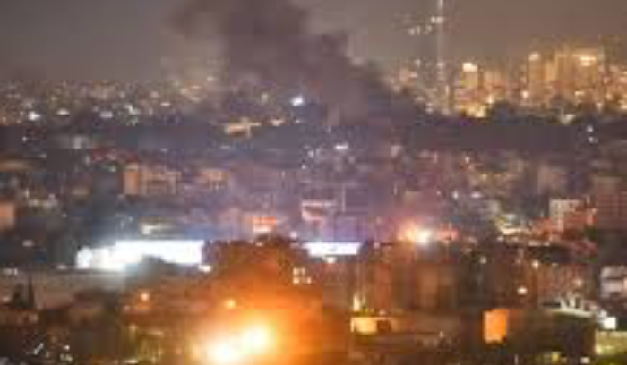 هوكشتاين والتفاوض تحت النار... «الشياطين» في تفاصيل آليات الـ1701<br />
بري لوقف العدوان أولاً... حزب الله: العدو لا يستطيع «إملاء الشروط»<br />
«إسرائيل» تمهّد لاستهداف المستشفيات وبوحبيب يُحرّض على طهران!