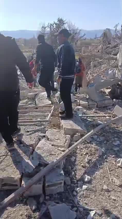 بالفيديو - شهداء واصابات في غارات إسرائيلية على البقاع والجنوب