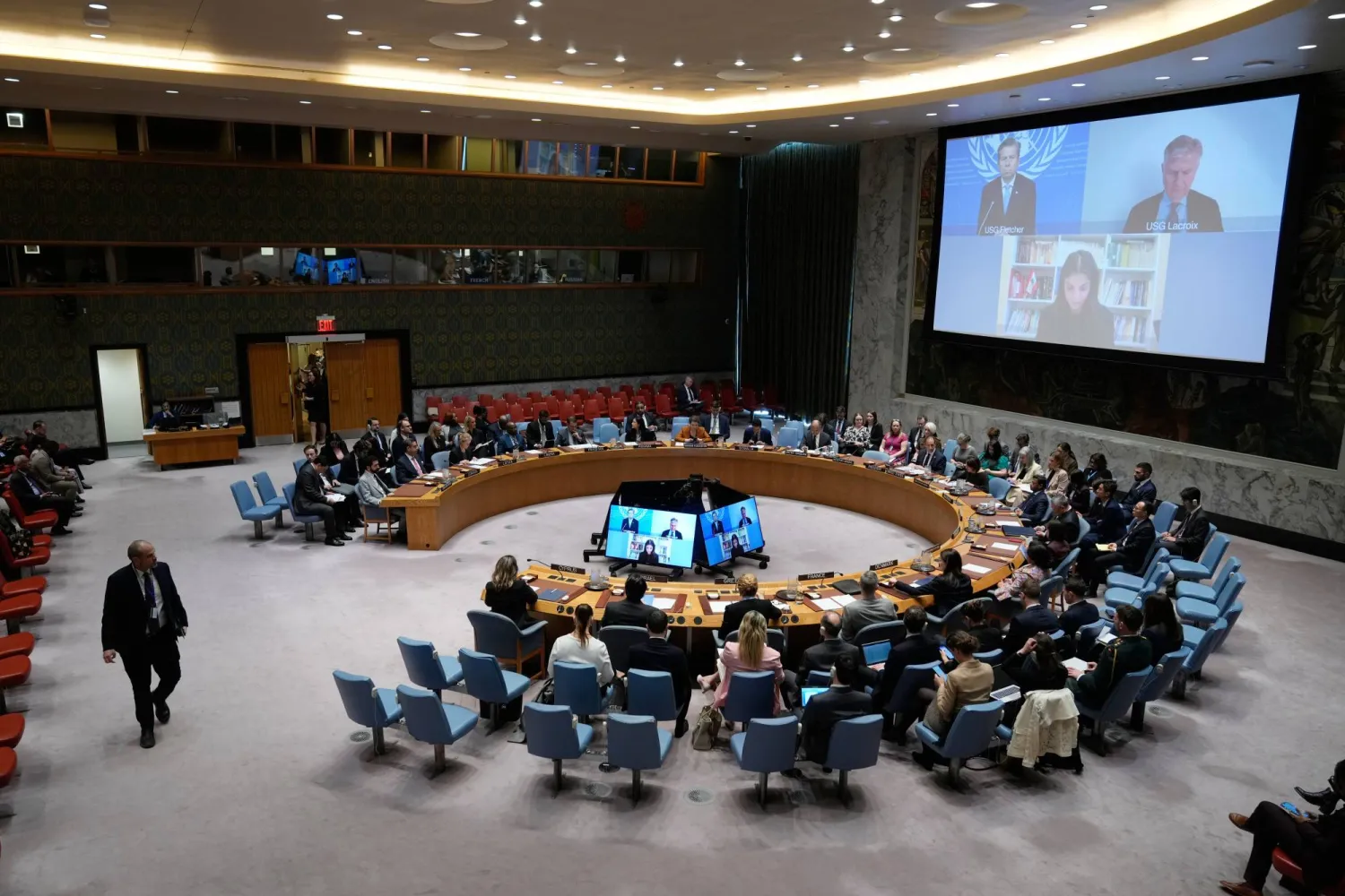 فرنسا تعيد لبنان إلى دائرة «العناية الدولية»... بدعم أميركي
أصوات تطالب إسرائيل وإيران بوقف حربهما على أرضه