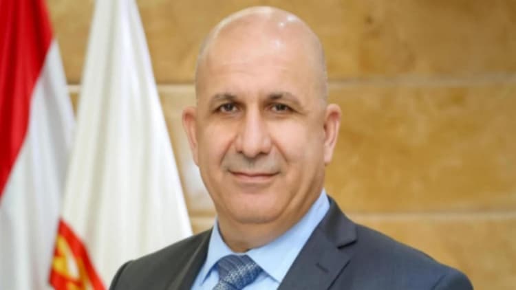 خريش تبلغ من رئيس بلدية العاقورة قرار المجلس البلدي وضع آلية إسعاف بتصرف الدفاع المدني