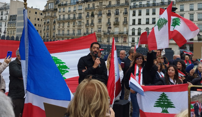تظاهرة لأبناء الجالية اللبنانية في باريس... حنكش: لتتوحد كل الساحات في لبنان ودول الإنتشار مرة واحدة لنتمكن من بناء لبنان