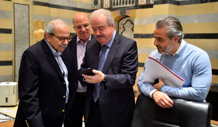 رحلة «شاقّة» وشائكة لتشريع قانون إصلاح المصارف في لبنان<br />
أقرّته الحكومة وتطبيقه مشروط بـ«معالجة الفجوة المالية»