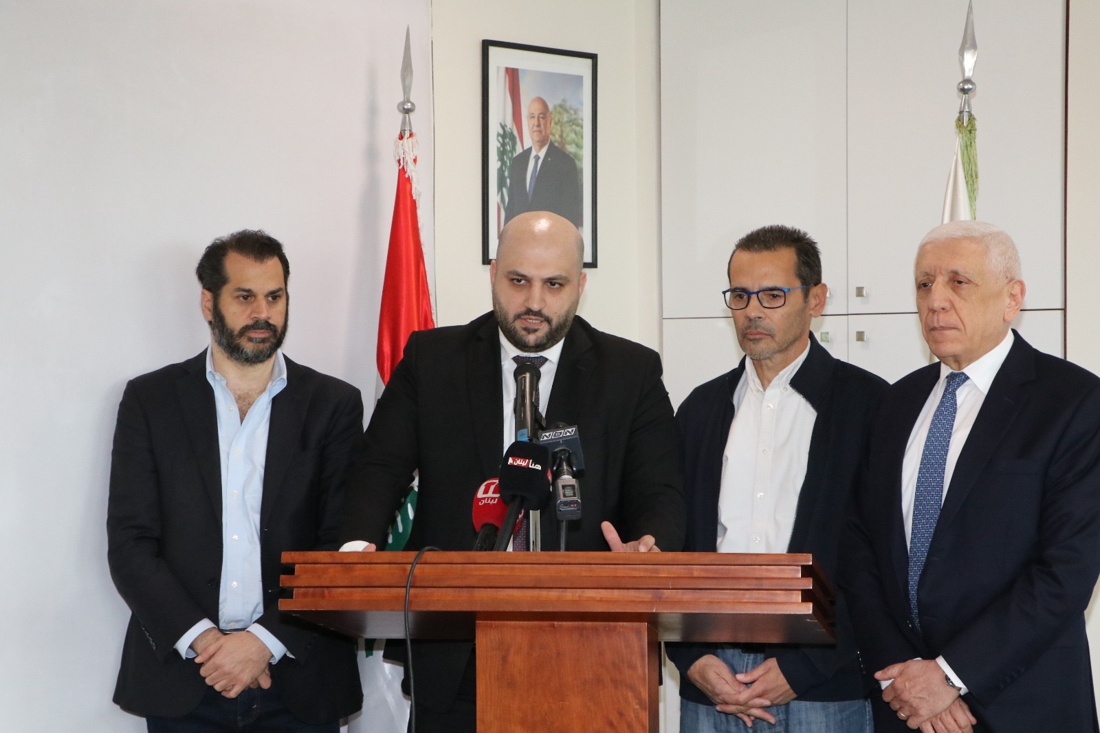 اجتماع بين وزارة الصحة ونقابة المستشفيات: مخزون الأدوية يكفي 3 إلى 4 أشهر