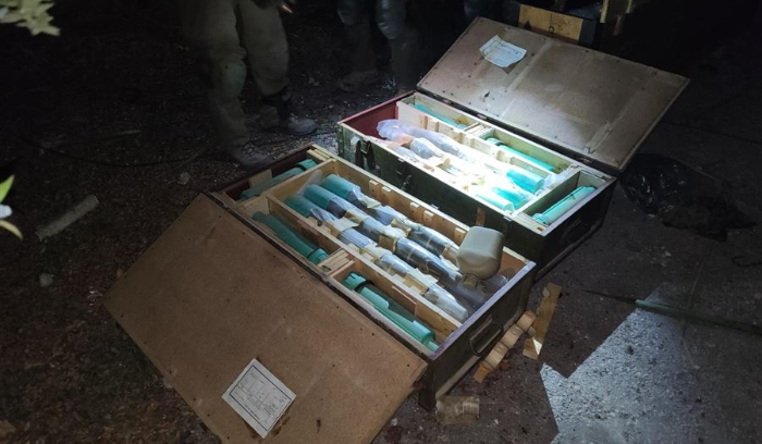 الجيش الإسرائيلي ينشر صورًا وفيديو عن عثوره على أسلحة مضادة للدروع وتدميره مخازن للحزب