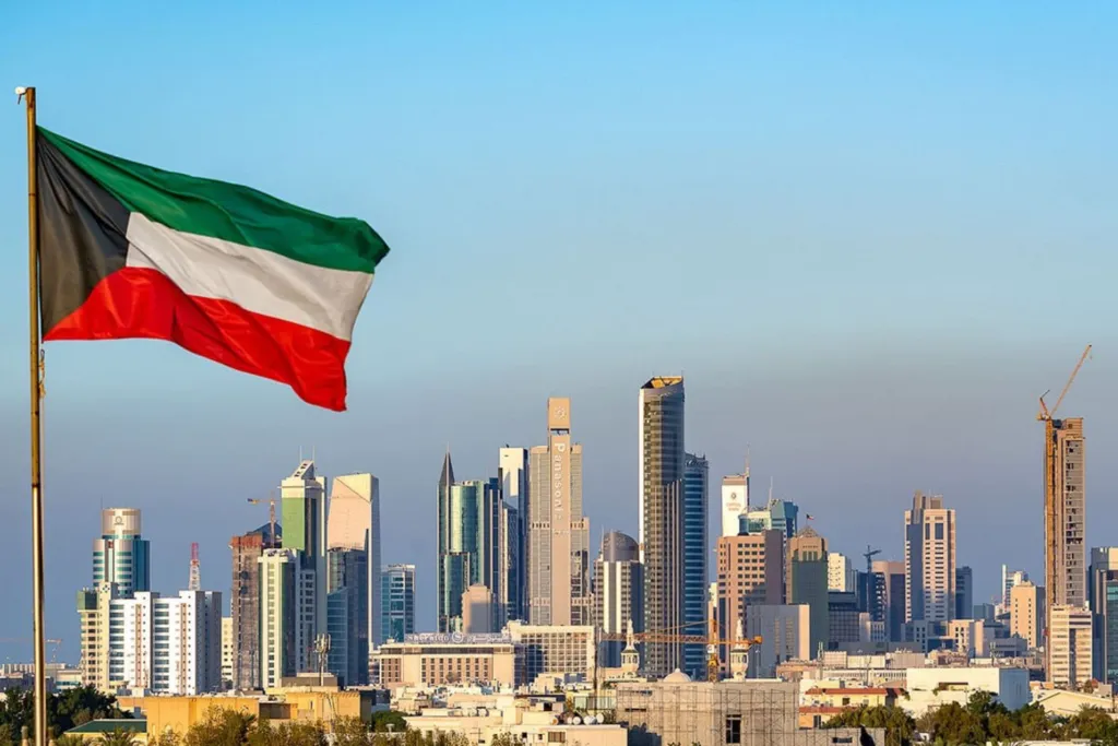 طائرات مسيّرة تستهدف مطار الكويت الدولي وتصيب نظام الرادار