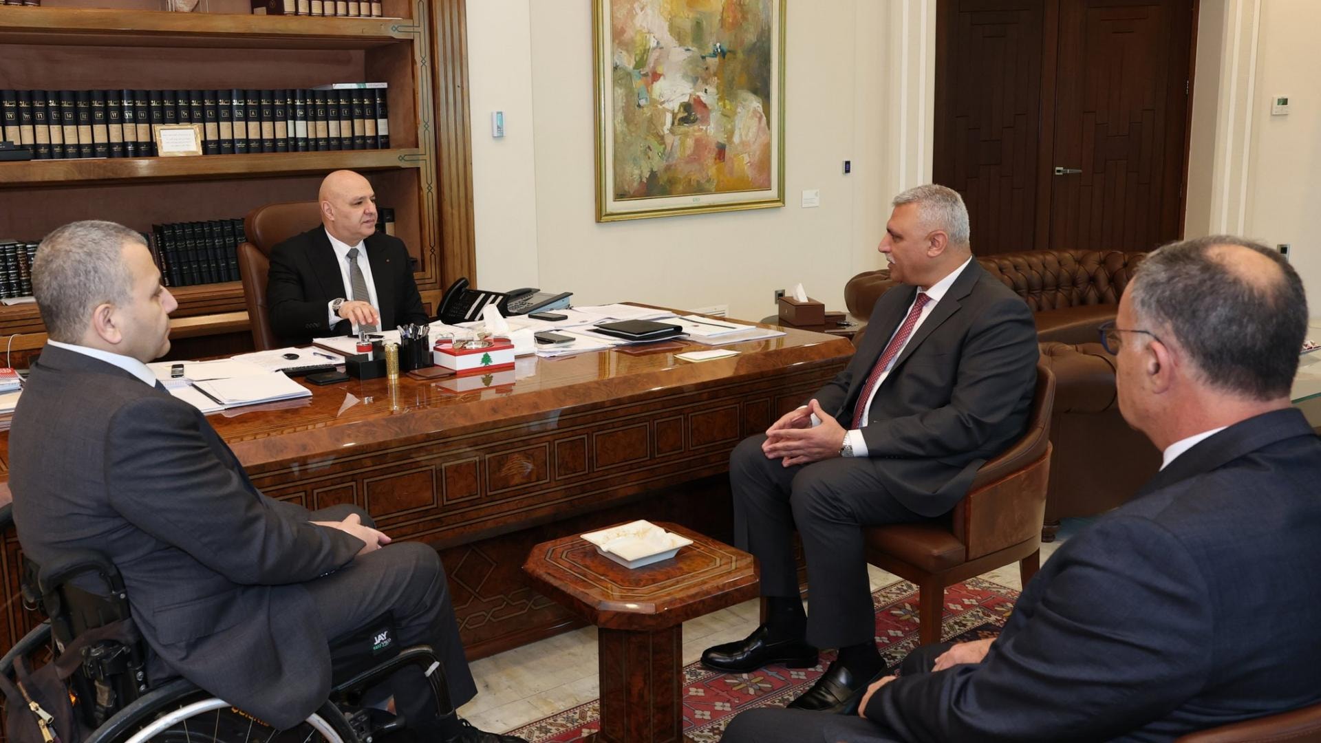 الأوضاع الأمنية بين الرئيس عون واللواء شقير