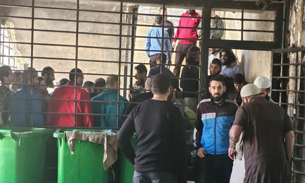 تسليم المحكومين السوريين في سجن رومية