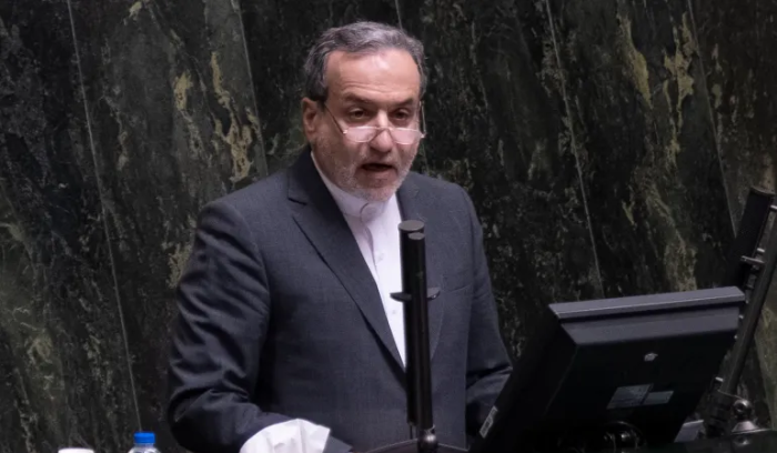 إيران تهدد بالرد على أي هجوم ضد منشآتها وتحذر من حرب شاملة