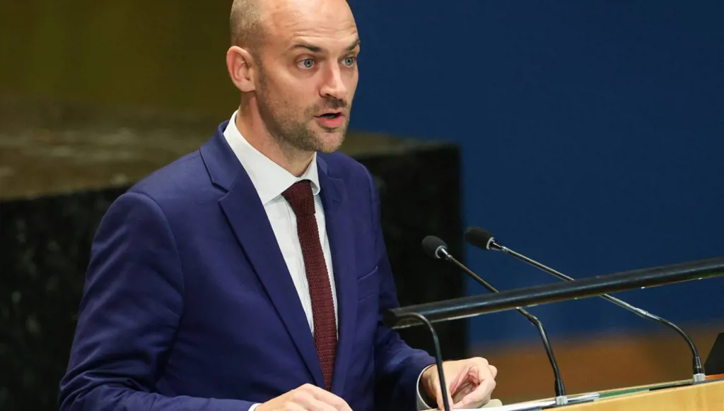 بعد اتصالات…وزير الخارجية الفرنسي  في بيروت اليوم