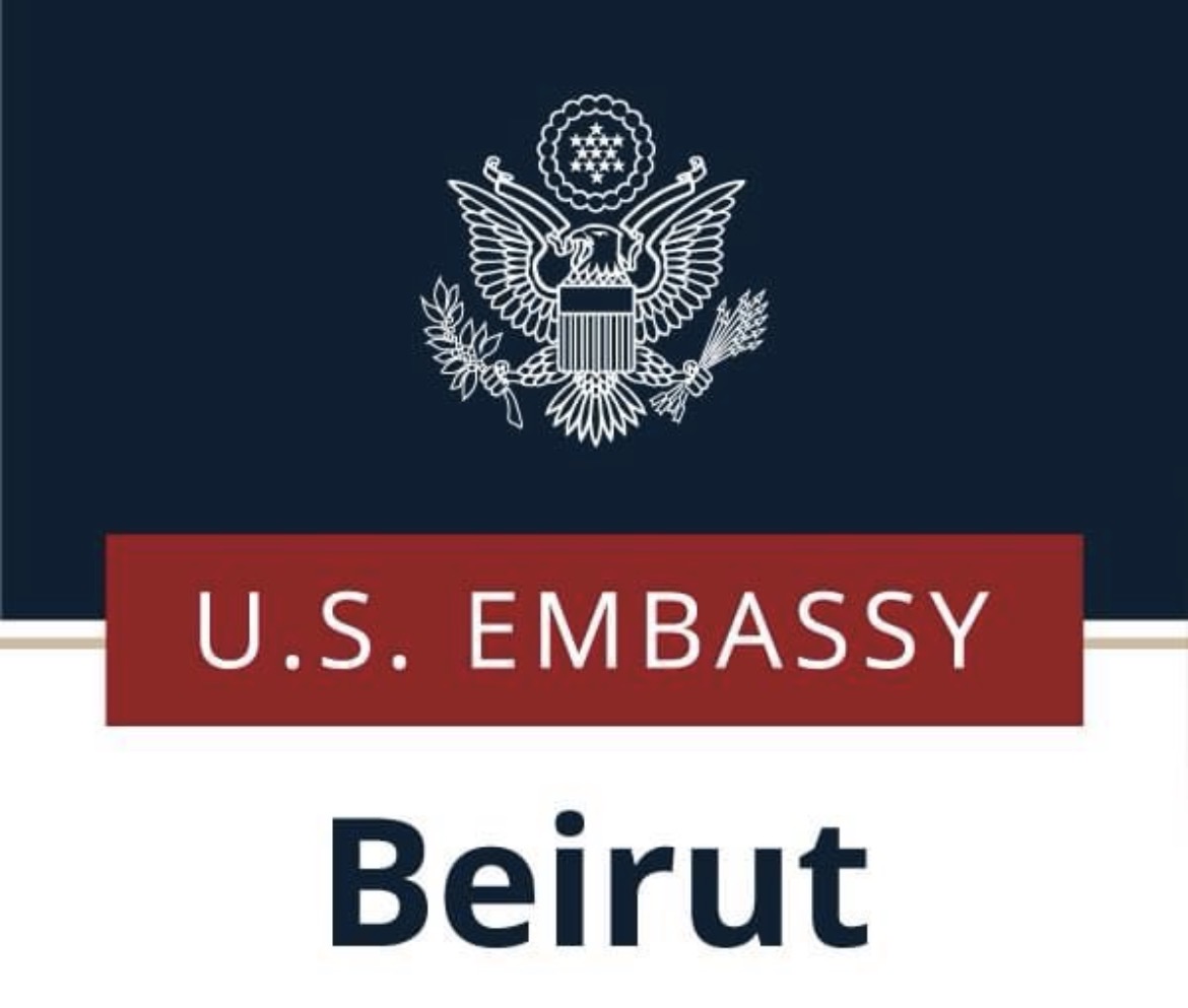 السفارة الأميركية في بيروت تدعو رعاياها لمغادرة لبنان وتؤكد توفر رحلات عبر “الميدل إيست”