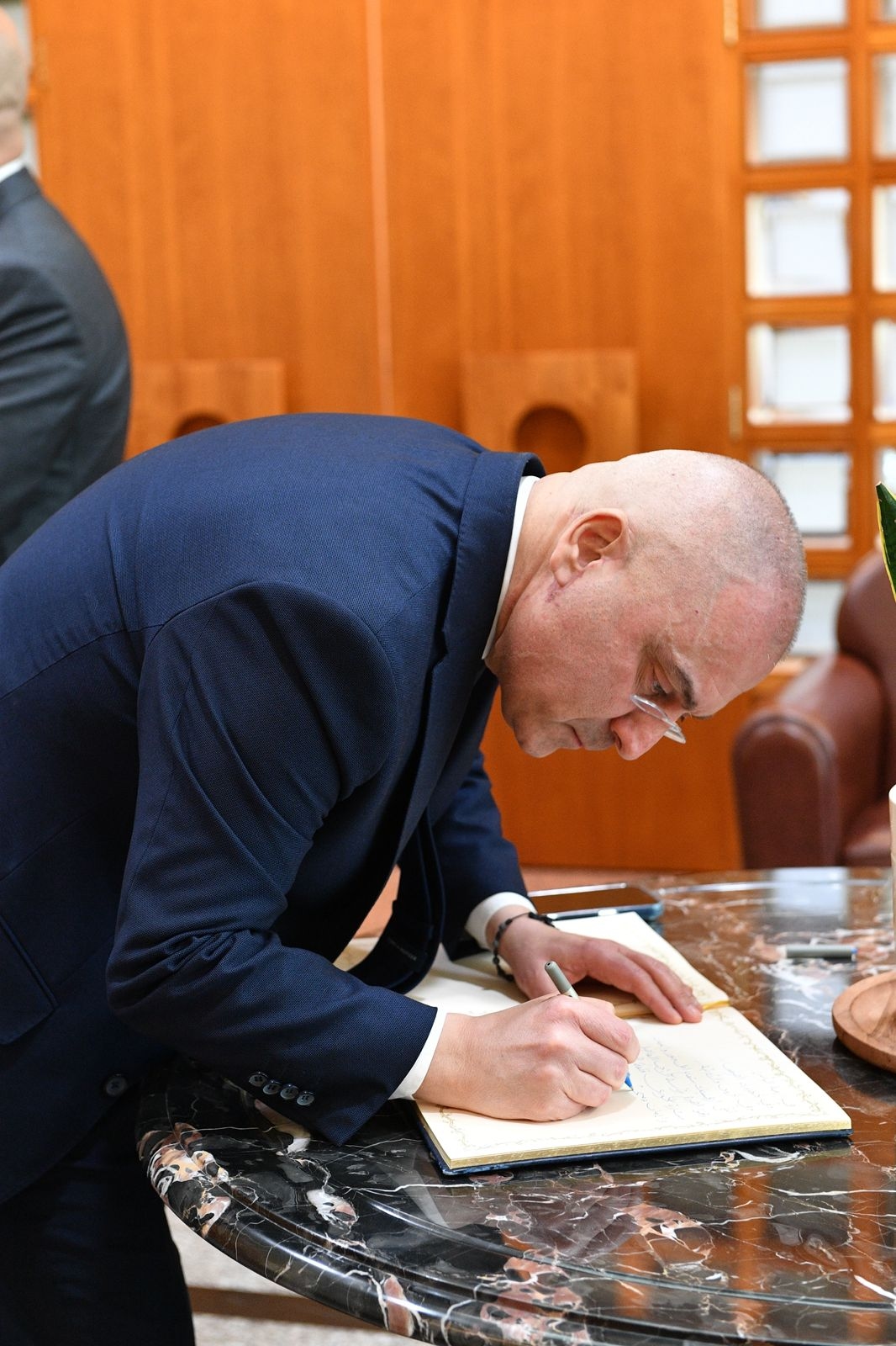 محفوض زار جامعة سيّدة اللويزة: قلعة صمود وثقافة وإيمان ومحبة