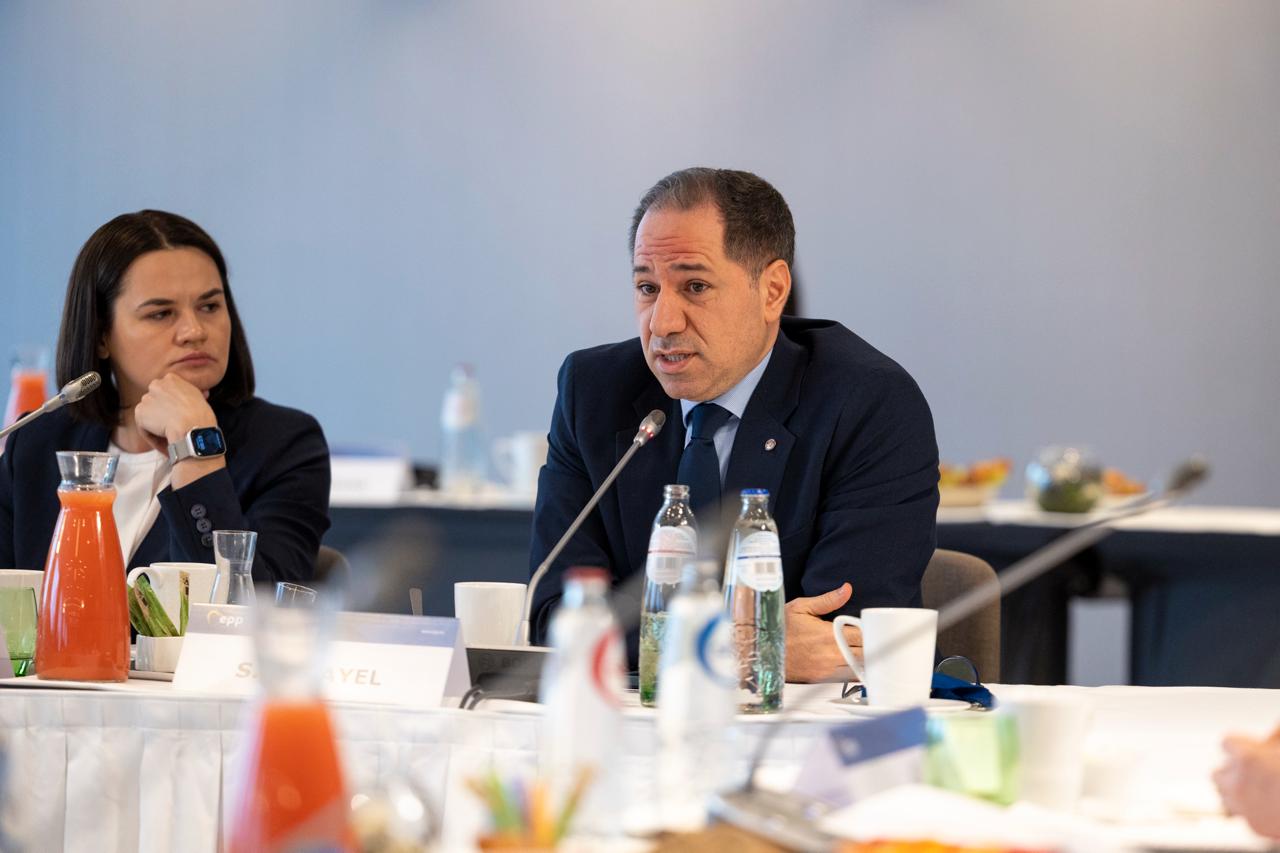 الجميّل أمام ١٤ رئيس دولة ورئيس حكومة أوروبيين: لموقف أوروبي حاسم بدعم الدولة والجيش في نزع سلاح حزب الله ومواكبة مسار السلام